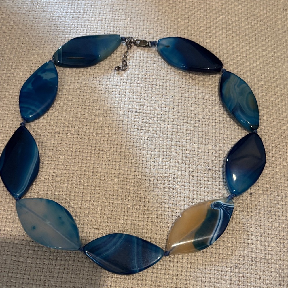 Elegant Blue Agate Necklace